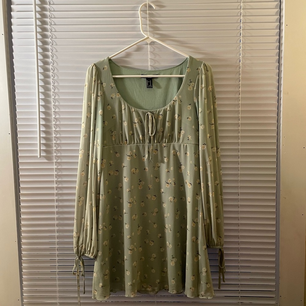 Forever 21 green and yellow floral hippie empire waist dress. Size: Medium.